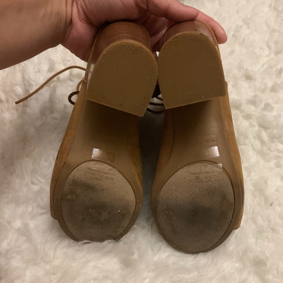Tan Heels Gently Used - Picture 4 of 4